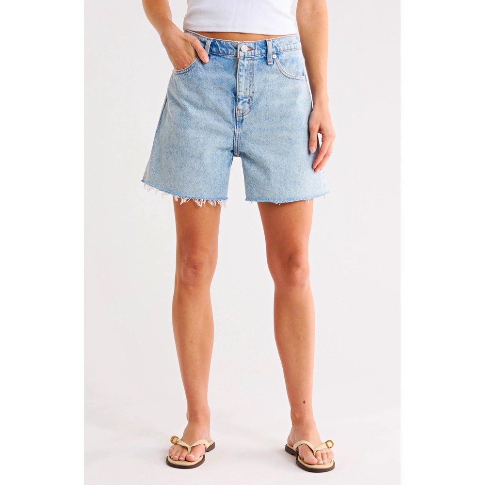 FRAME NWT The Easy Fray Hem Denim Shorts Size 28 Scene Light Wash msrp $198
